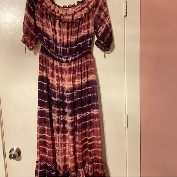 Summer dress in tie and dye. Off shoulders, maxi dress - Picture 2 of 5